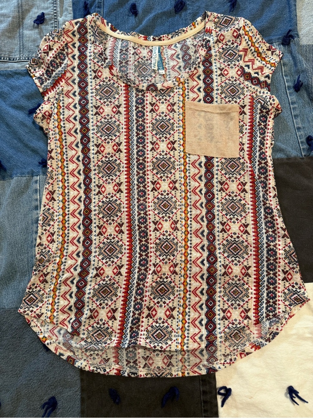 Wallflower Women’s M Aztec-Print Short Sleeve Tee with Chest Pocket